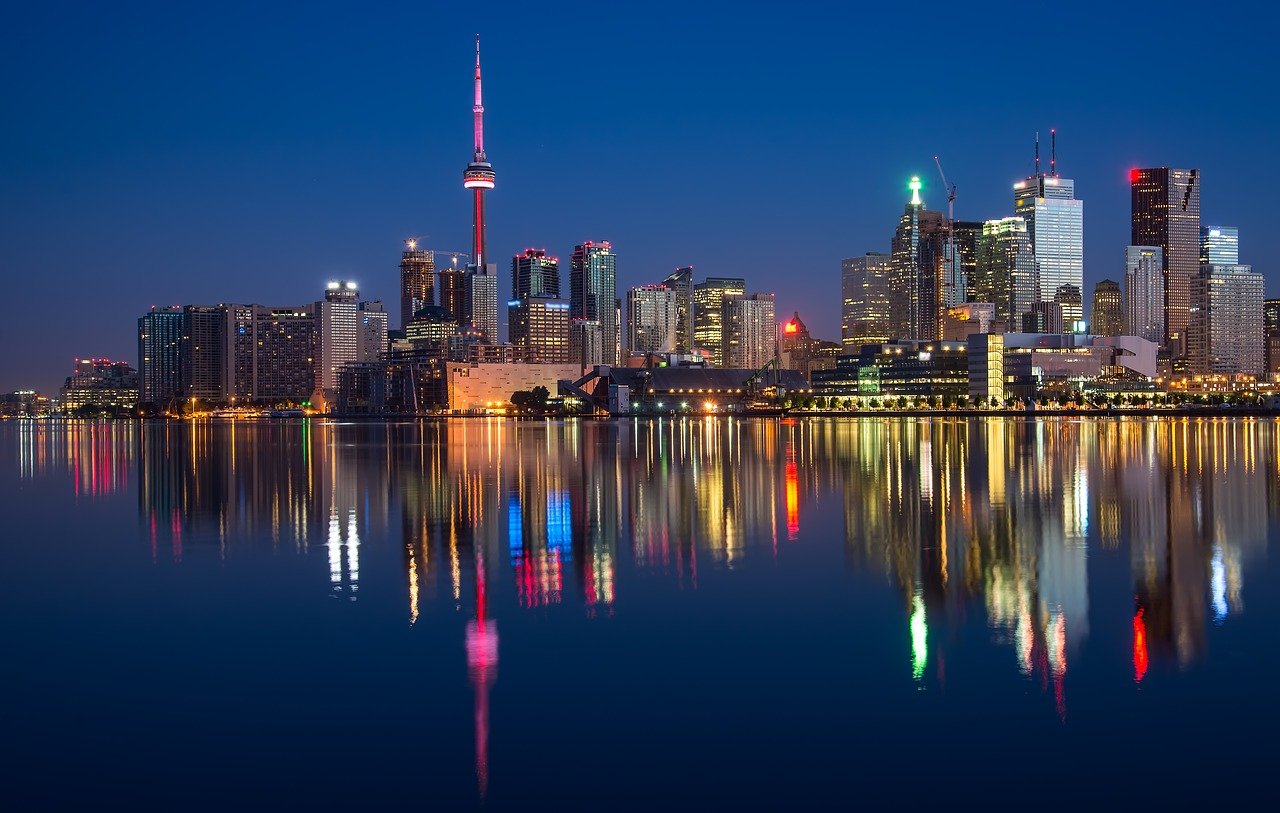 Toronto skyline at night